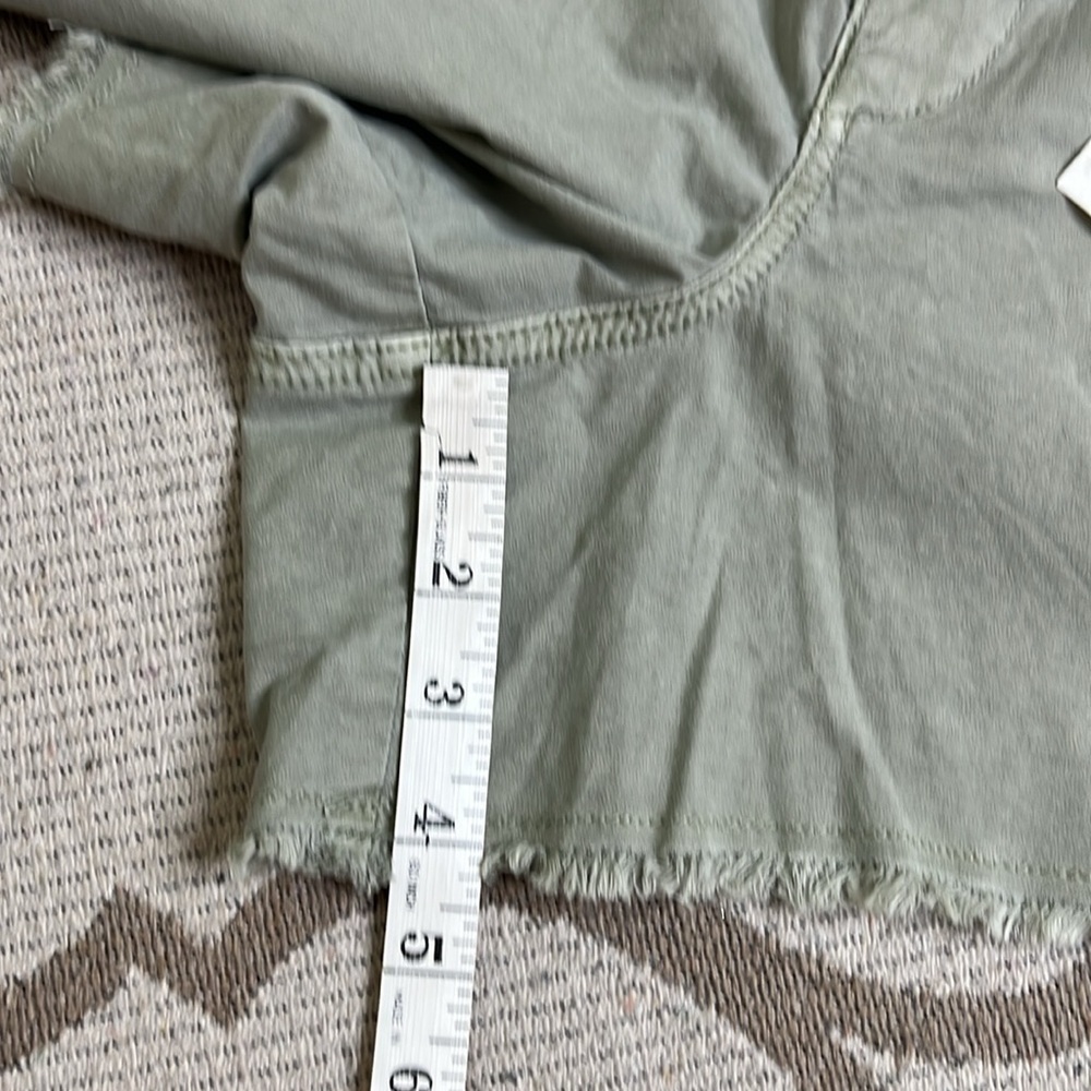 American Eagle Outfitters 90’s boyfriend short Cargo Shorts Relaxed Fit, Size 18 - Picture 8 of 17